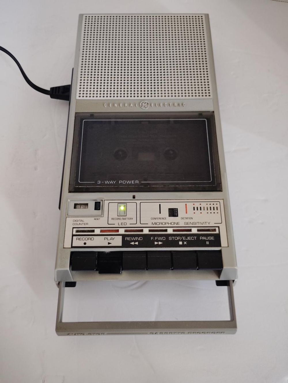 Vintage General Electric GE 3-5578 cassette recorder/player.